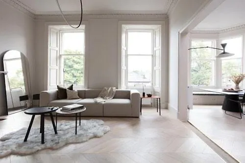 Stunning 3-Bed Castle Views In Historic Edinburgh Apartman 0*,  Egyesült Királyság